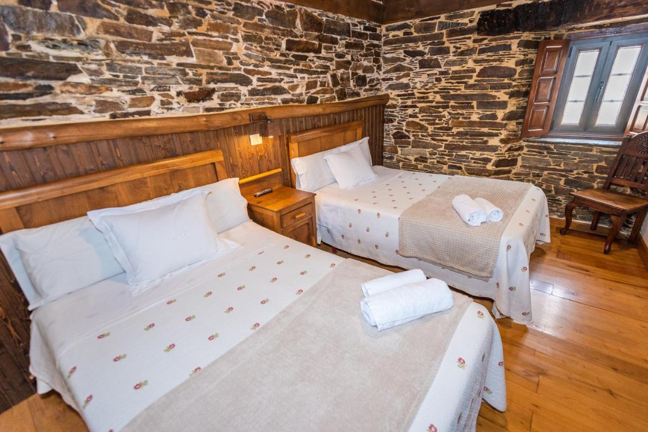 Apartamentos Rurales Casa Riveras Santa Eulalia de Oscos Esterno foto
