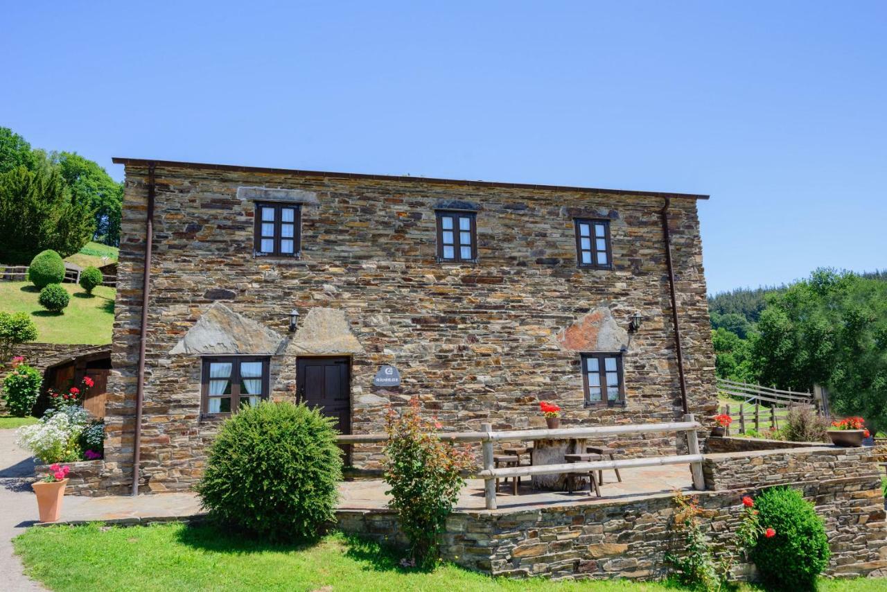 Apartamentos Rurales Casa Riveras Santa Eulalia de Oscos Esterno foto